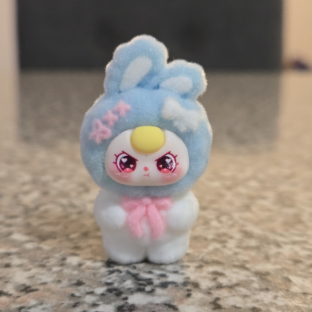 🍒🍒 Cute Blue and White Baby Three Mini Figurine